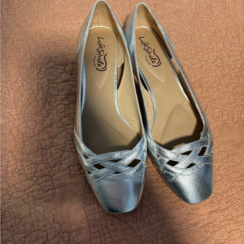 Life Stride Women's Metallic Silver Loafers